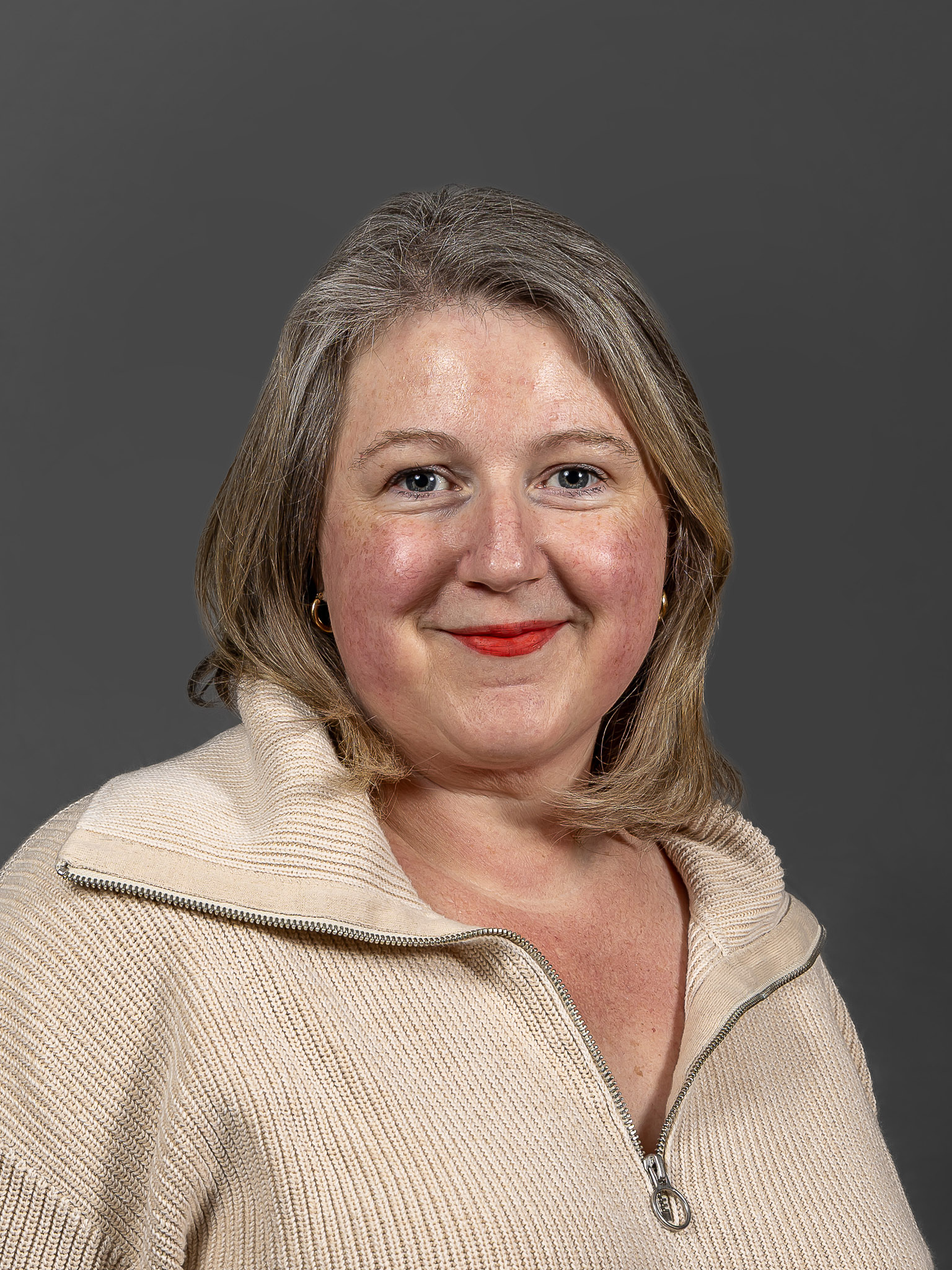 Profile Image of Jewel De la Rosa